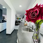 펜션 Magnifica Vivienda A 650m De La Playa En *