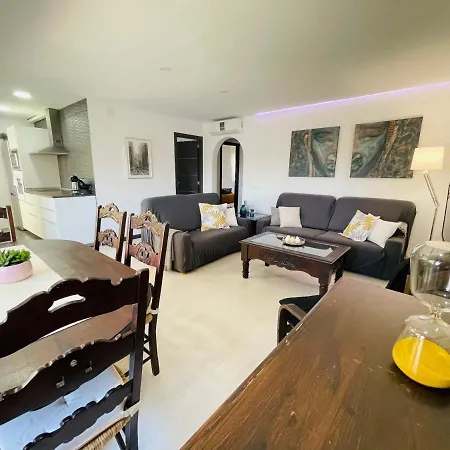Dom wakacyjny Magnifica Vivienda A 650m De La Playa En *